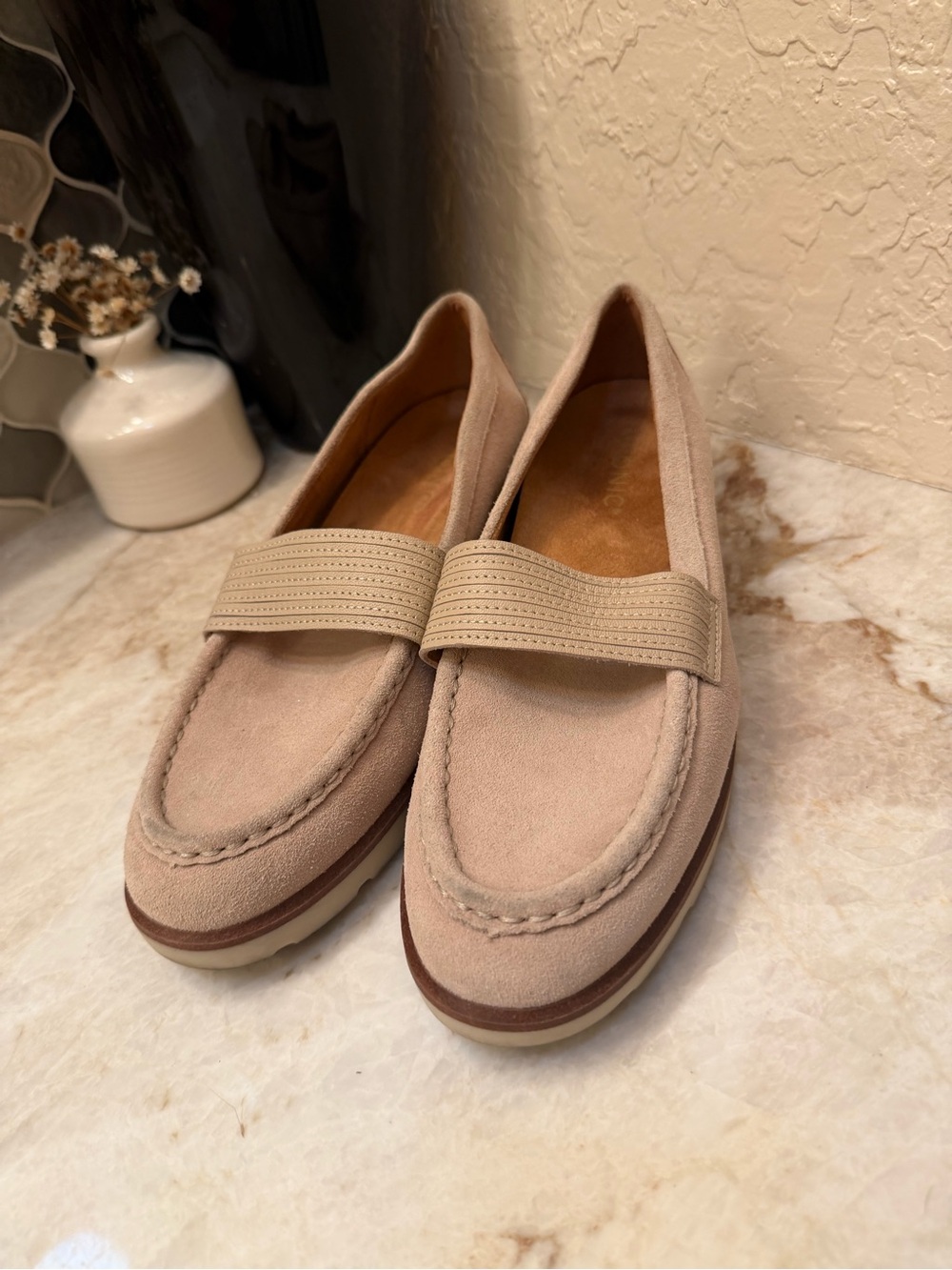 Vionic Corinne  loafer Sz 9